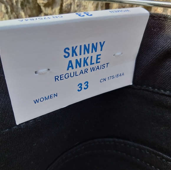 NWT H&M Skinny Jeans in size 33 - Picture 3 of 5